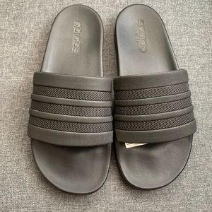 Adilette Cloudfoam Mono Sport Slide (MEN)